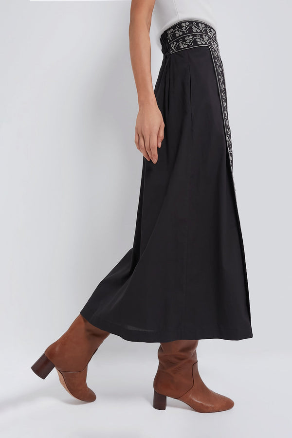 Embroidered Bouquet Jansen Skirt